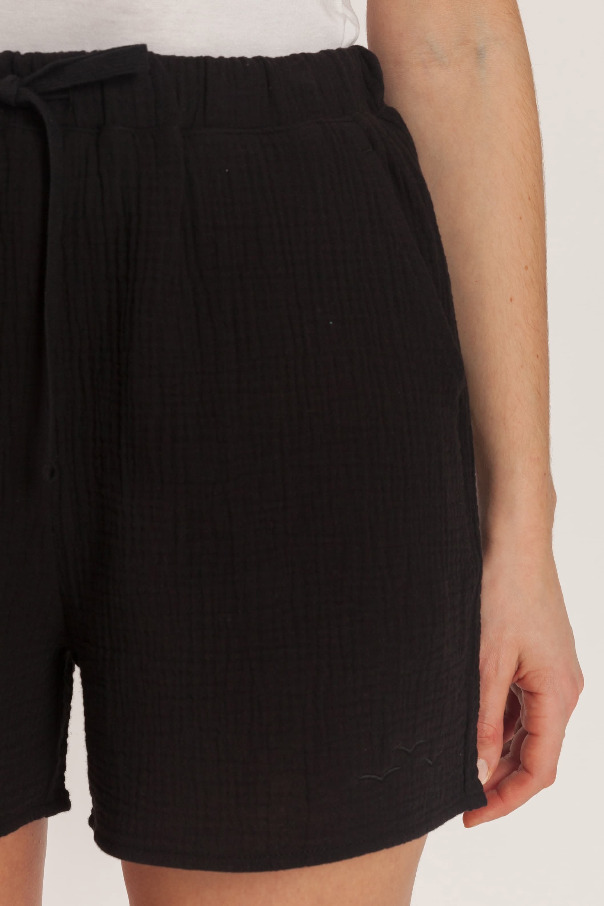Aubrey Cotton Gauze 3 inch shorts in black