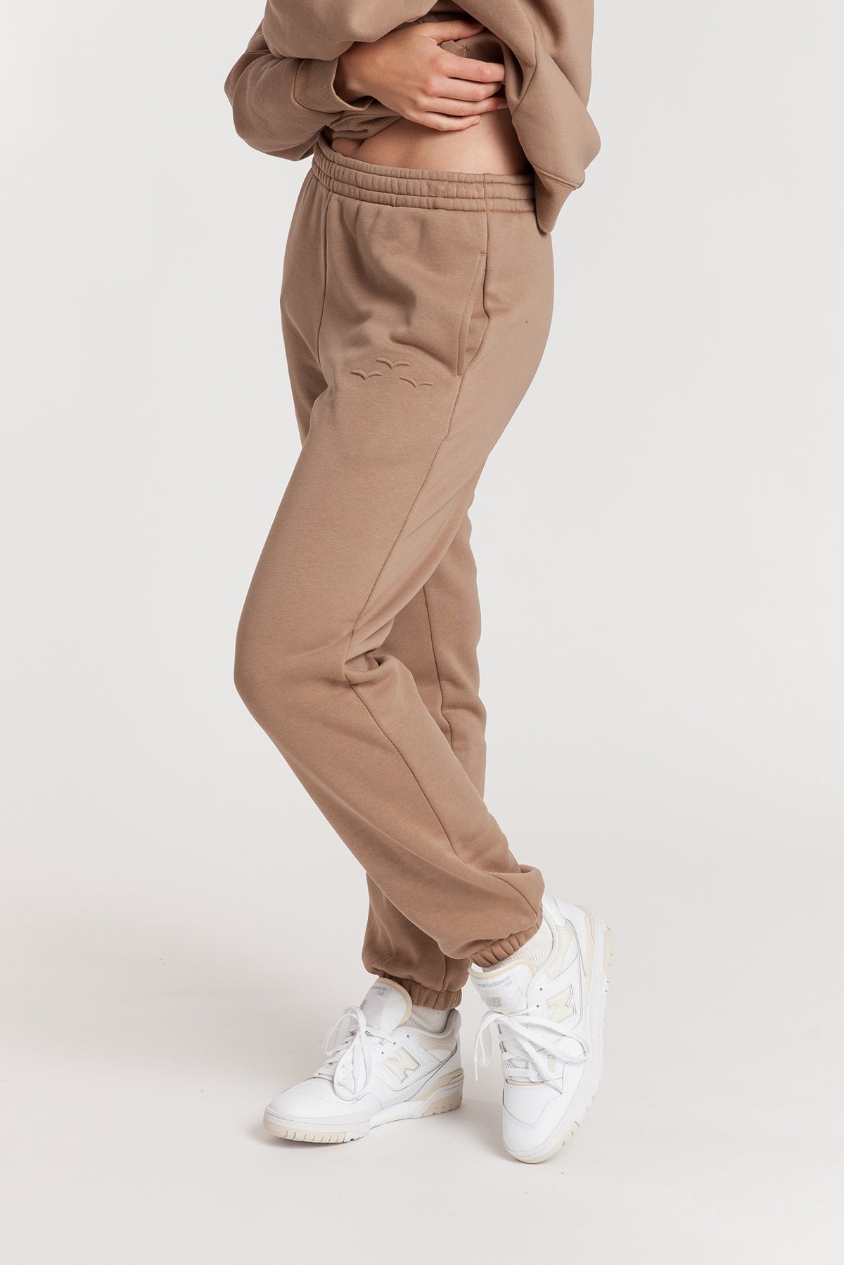 Nova premium fleece relaxed jogger in camel