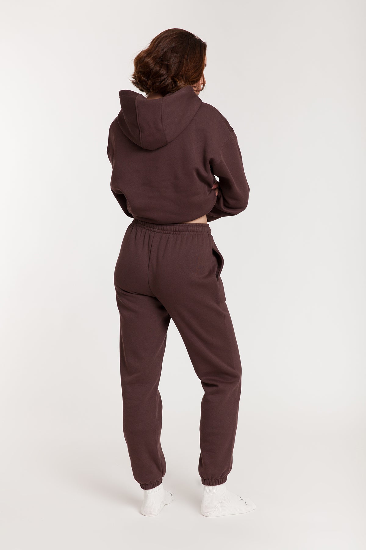Nova premium fleece relaxed jogger in espresso