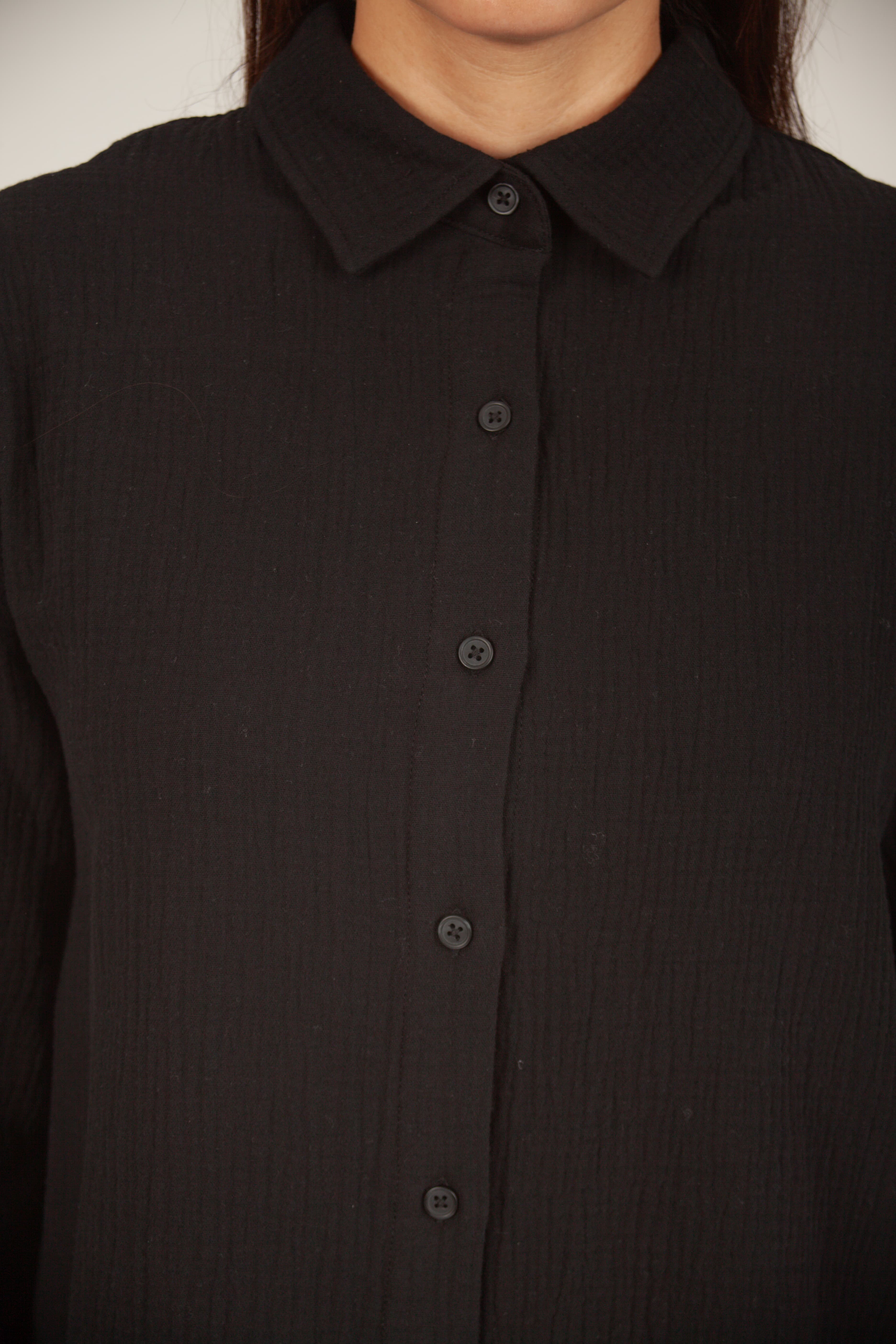 Lightweight cotton gauze button down shirt in black