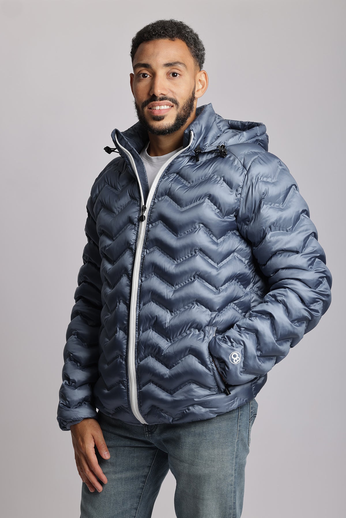 Men's packable puffer jacket in metallic cobalt