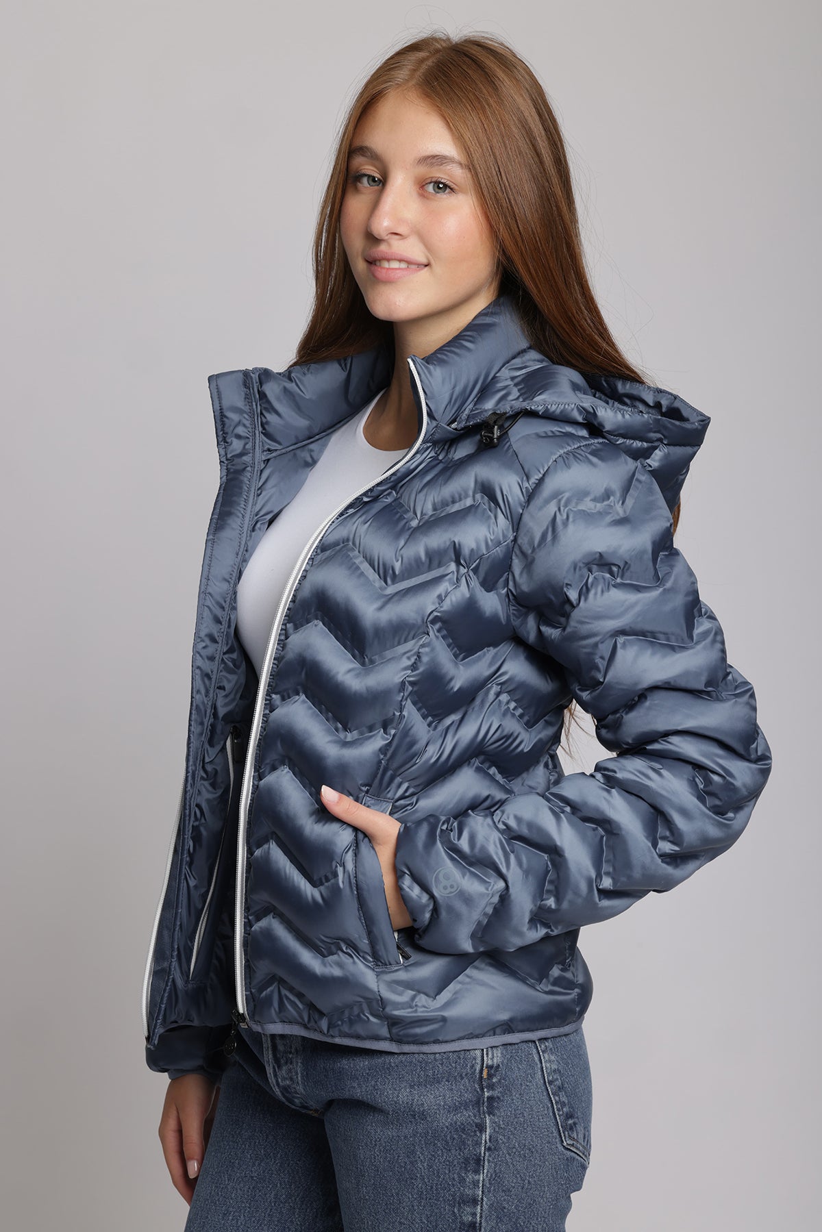 Women's packable puffer jacket in metallic cobalt