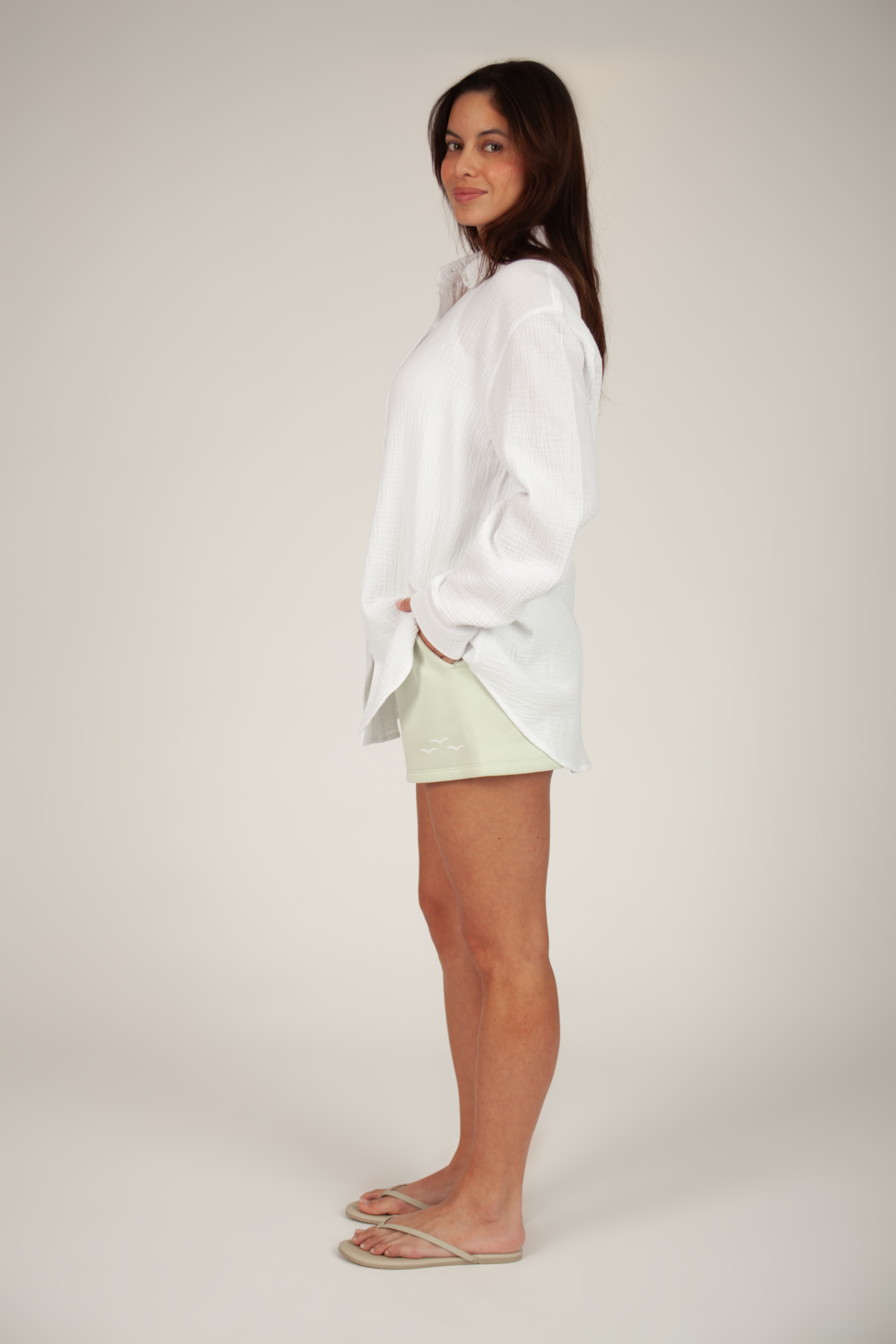 Gauze bright white shirt and silver green fleece shorts set