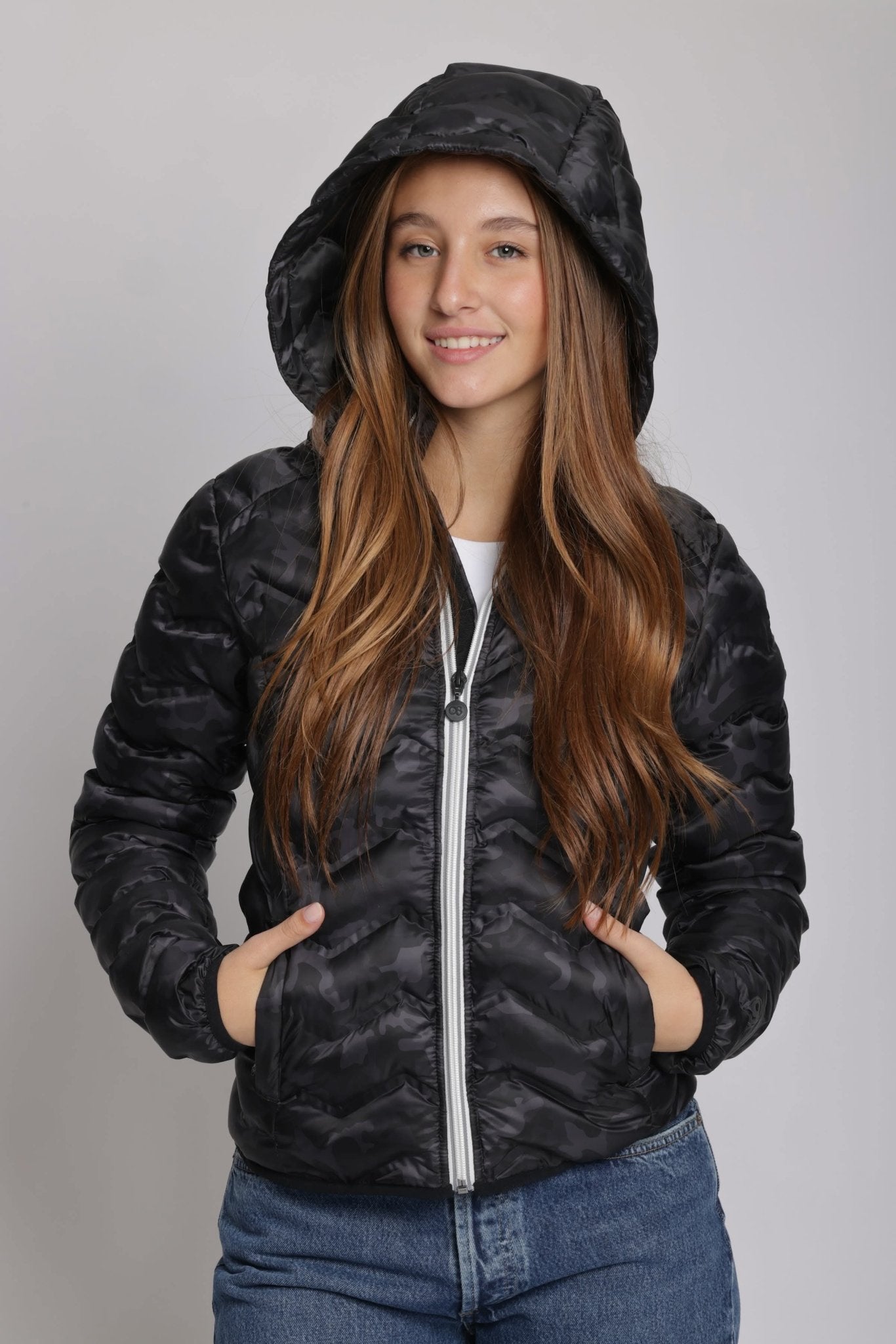 Women's packable puffer jacket in black camo - Lazypants