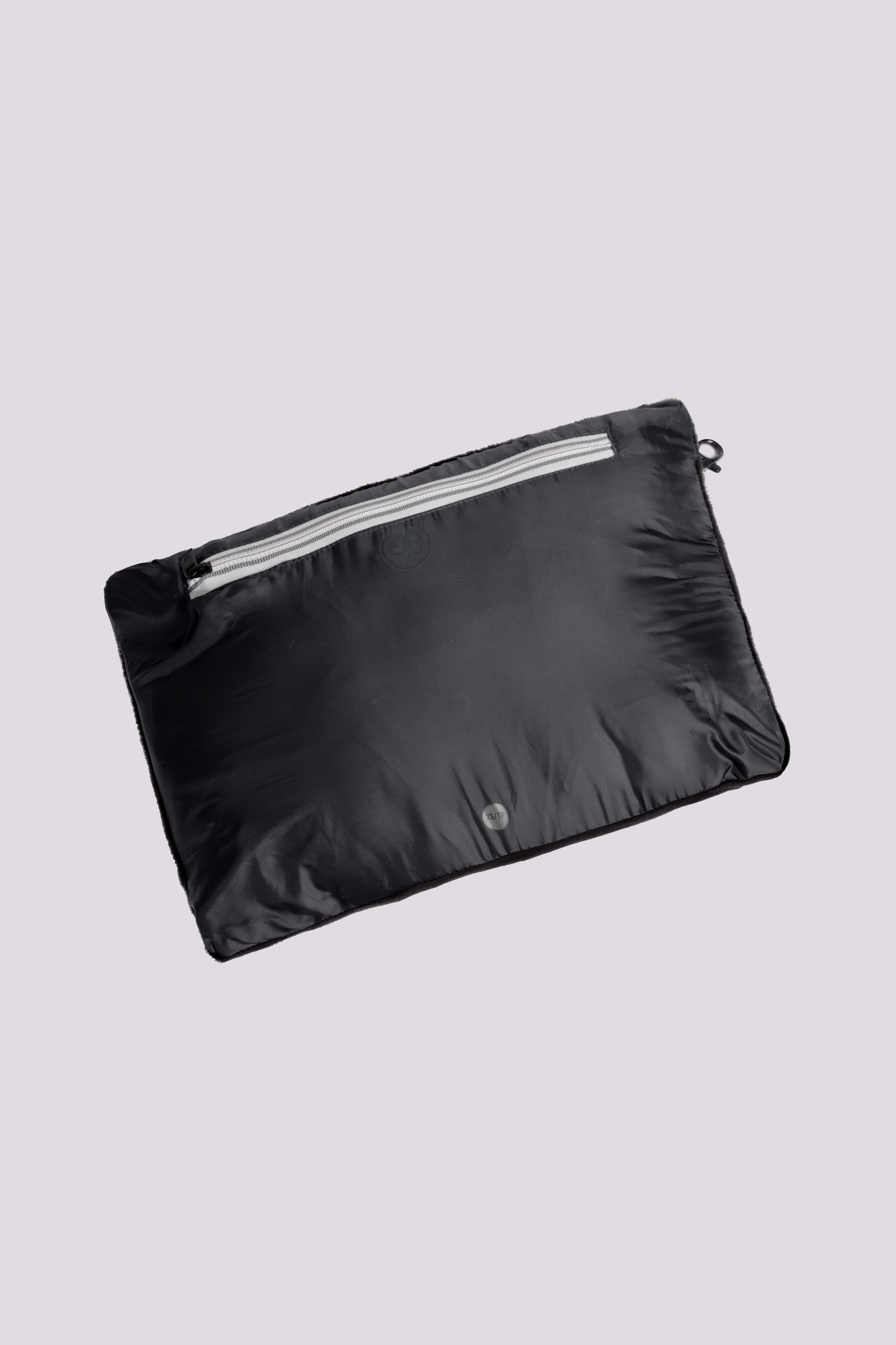 Packable puffer jacket in black - O8Lifestyle