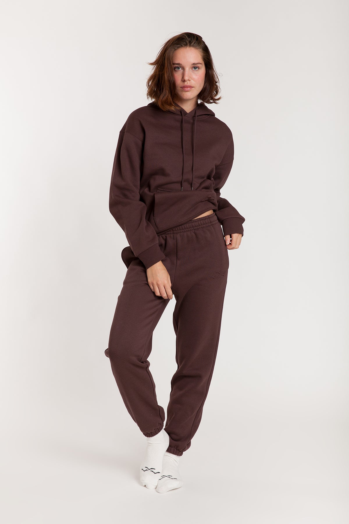 Nova premium fleece relaxed jogger in espresso