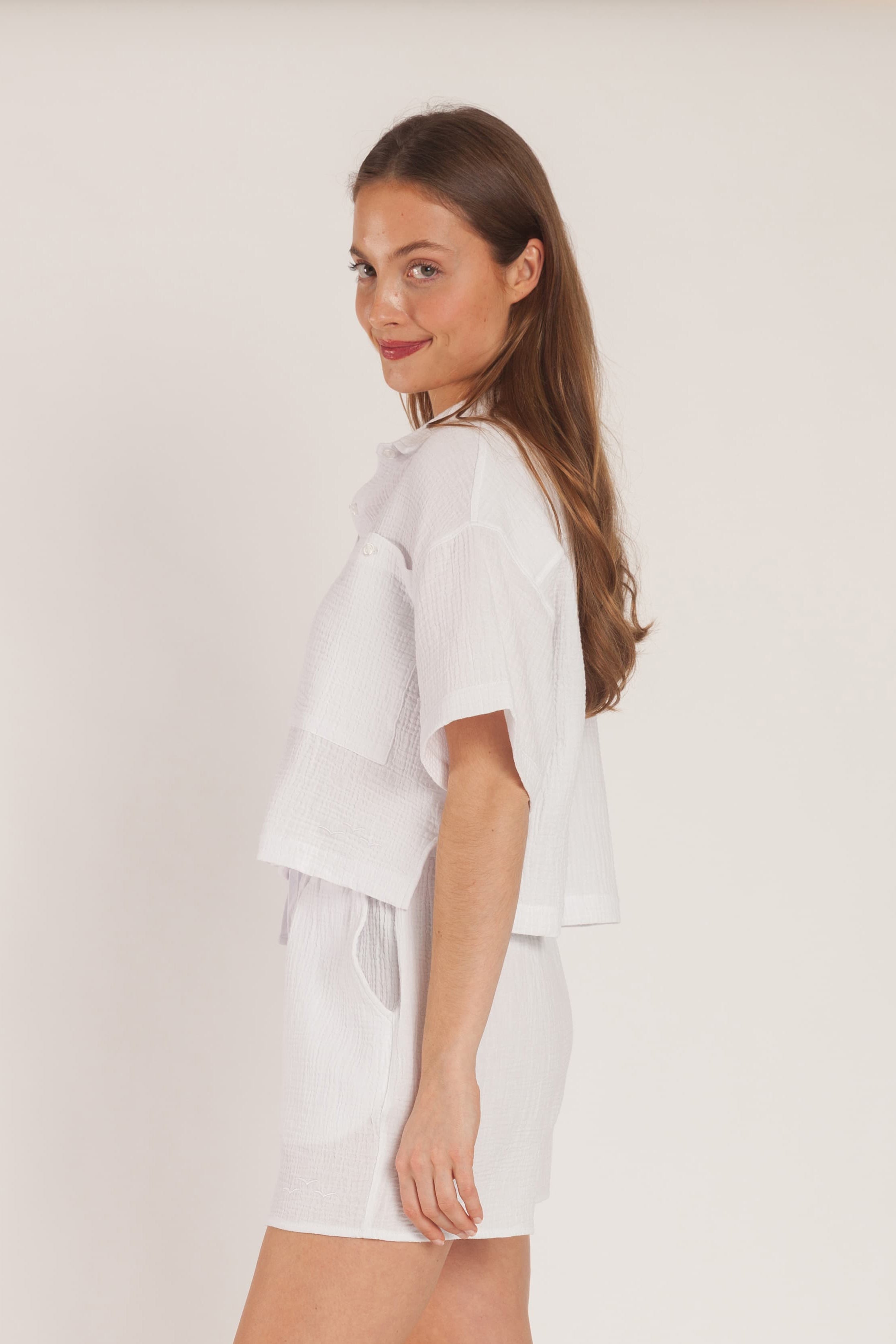 Tori cotton gauze cropped shirt in white