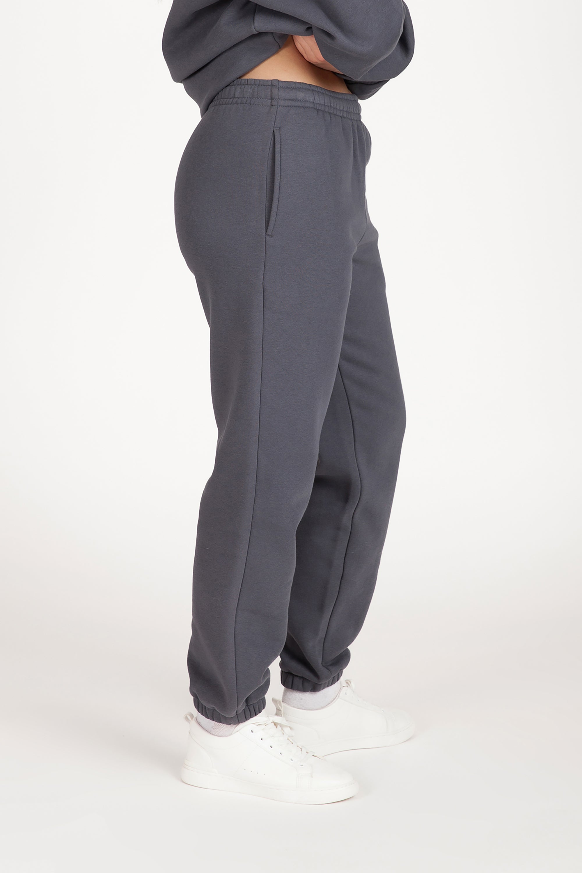 Nova premium fleece relaxed joggers in navy wash
