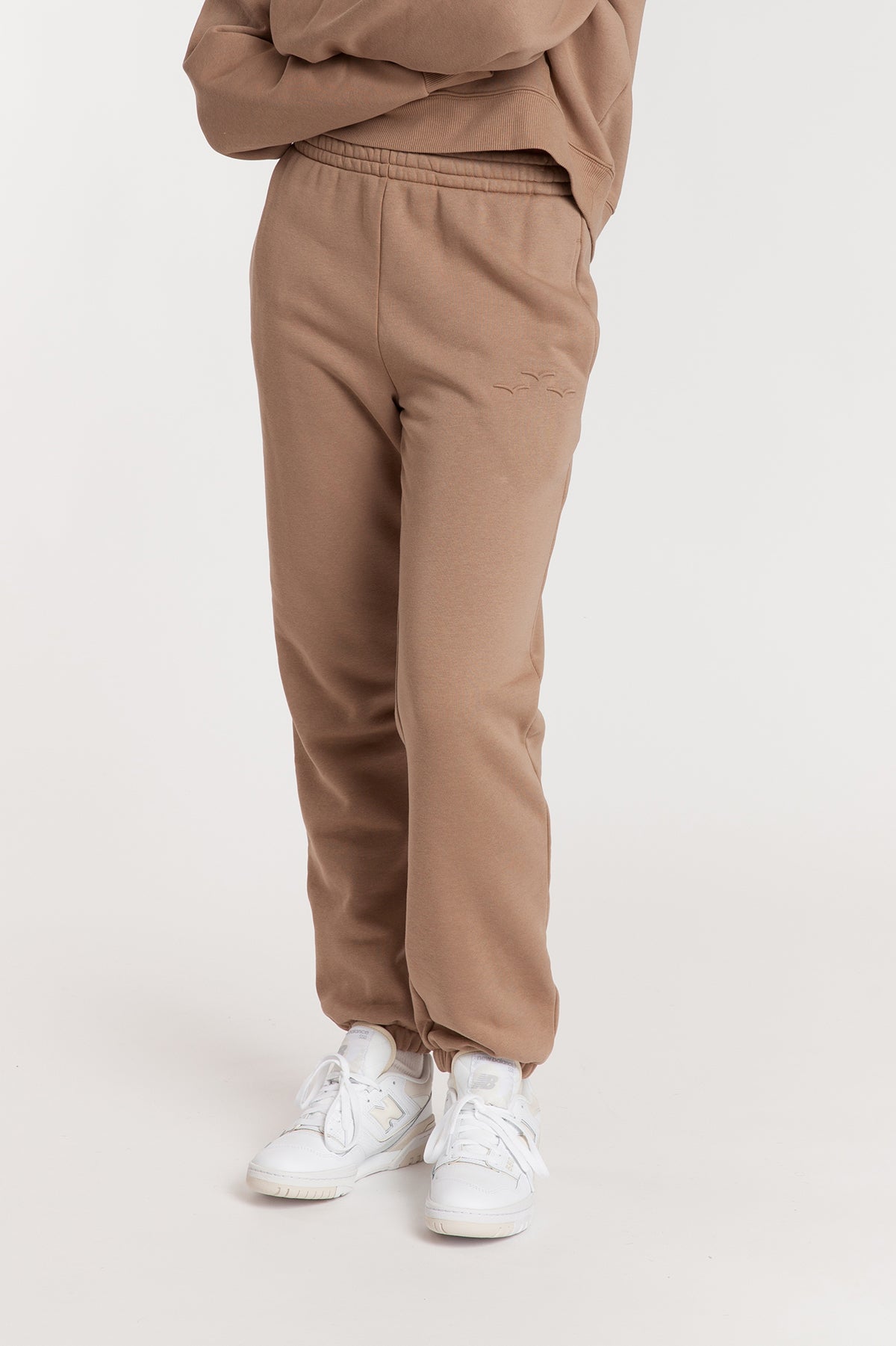 Nova premium fleece relaxed jogger in camel