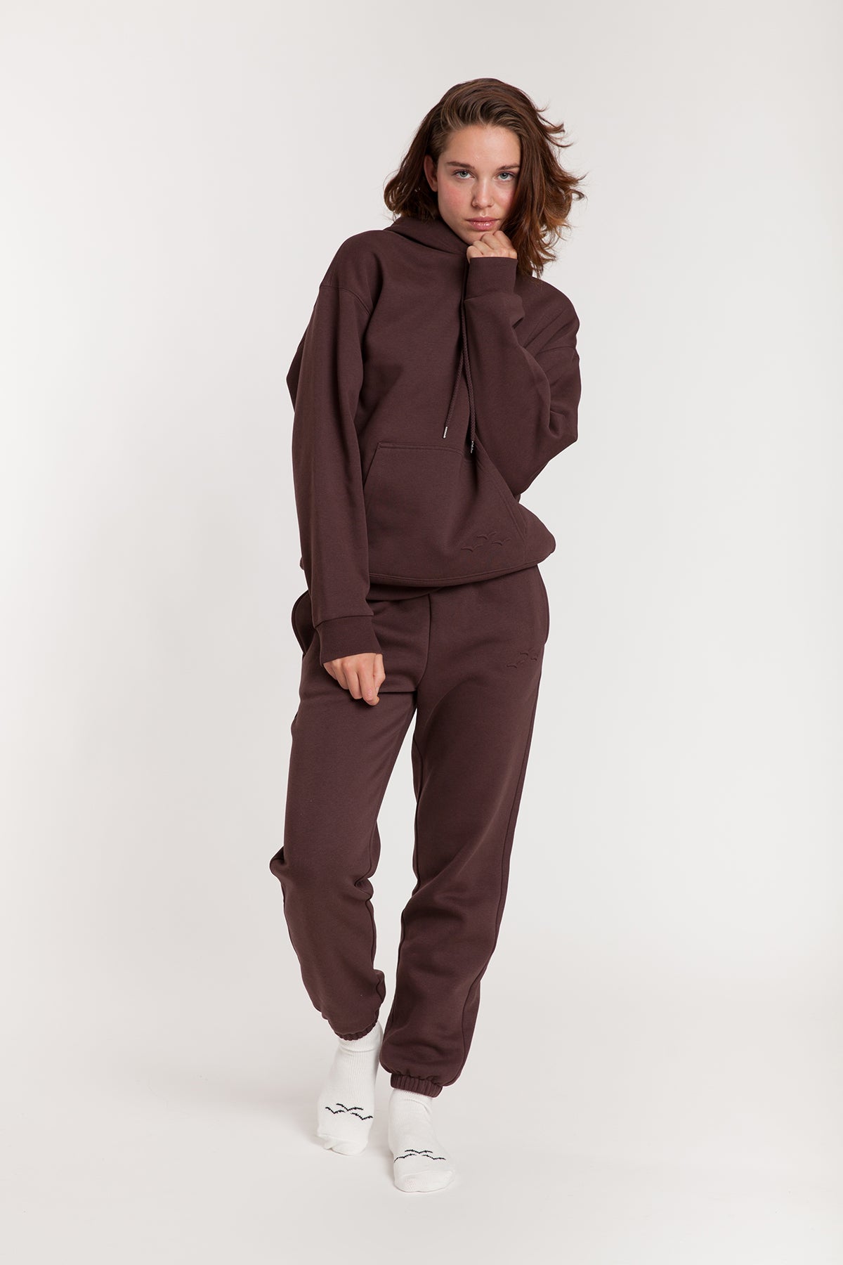 Women’s premium fleece relaxed sweatsuit set in espresso