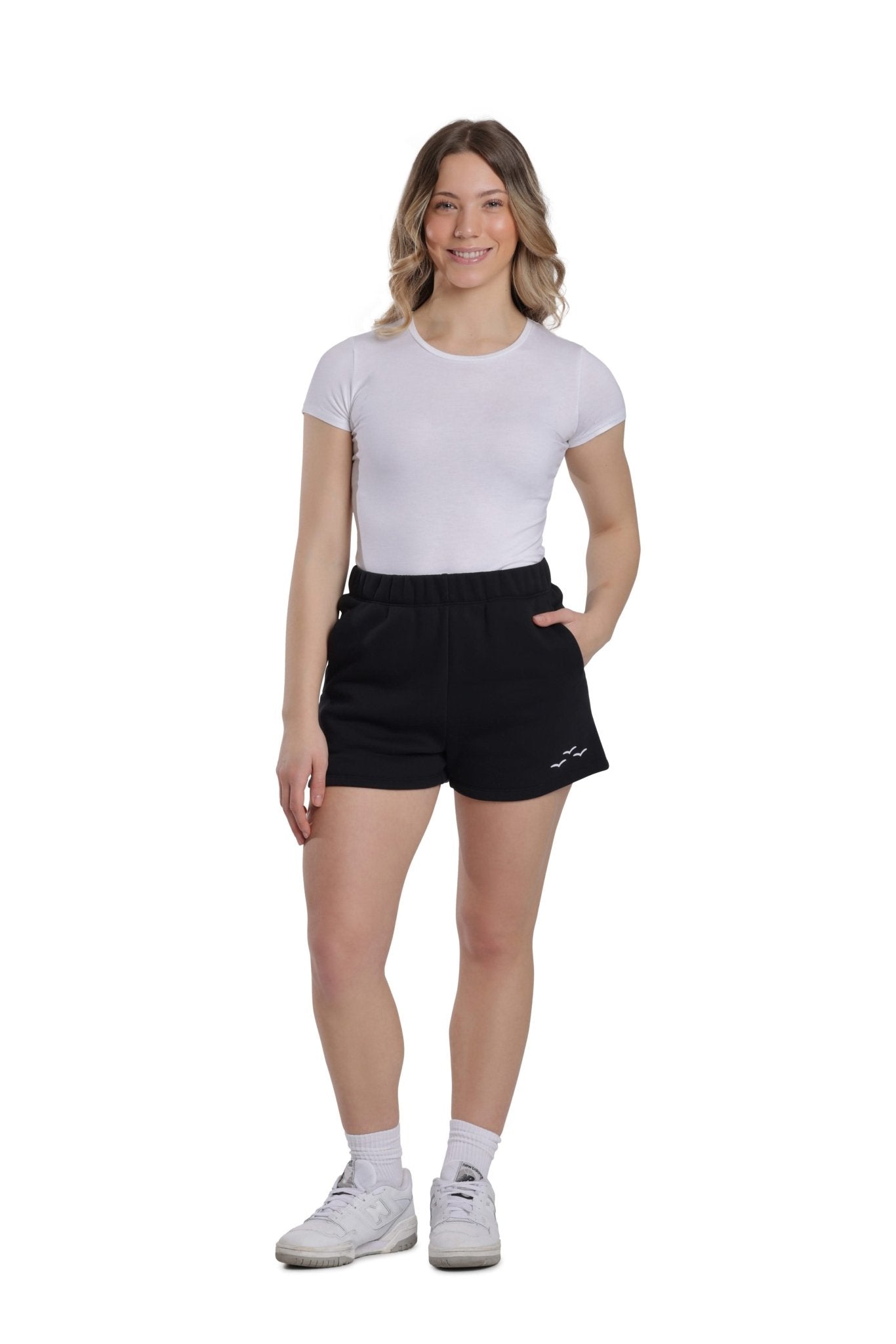 Arie inseam short in black - Lazypants