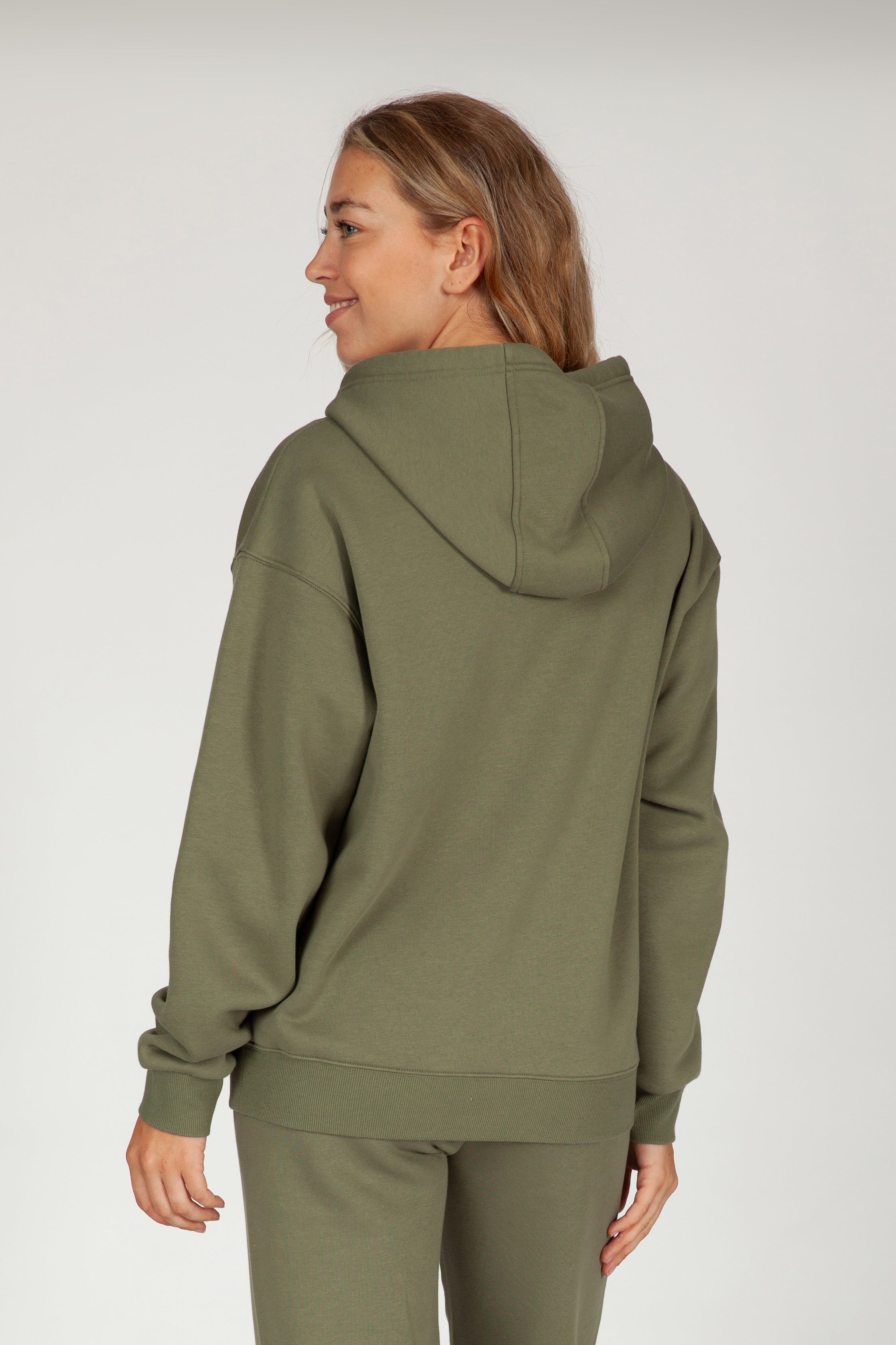 Chlo Relaxed Fit Hoodie In olive