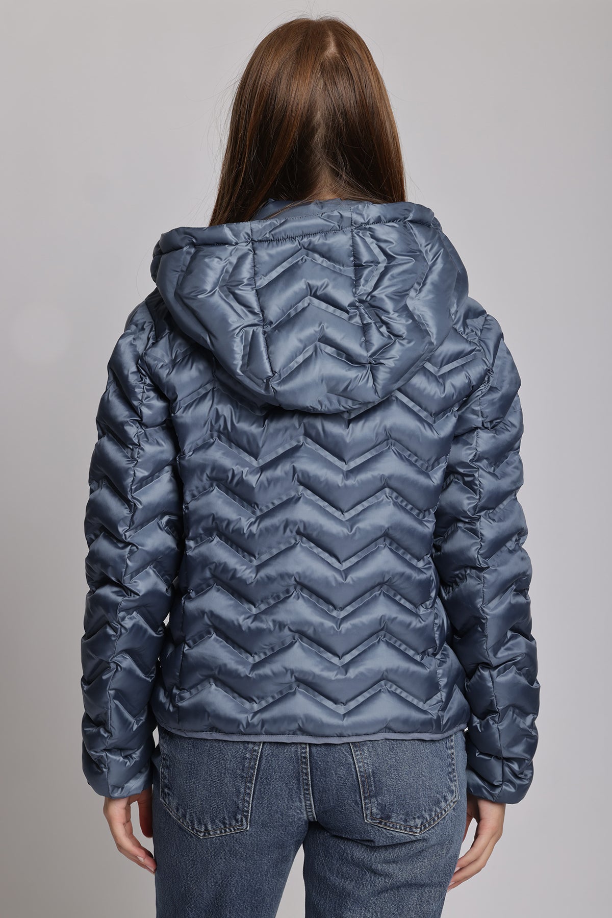 Women's packable puffer jacket in metallic cobalt