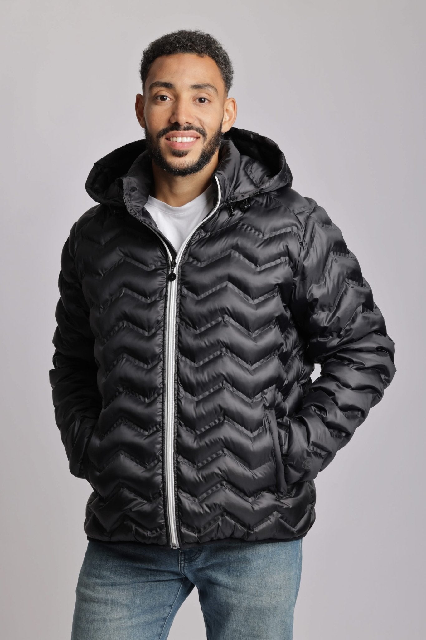 Men's packable puffer jacket in black - Lazypants