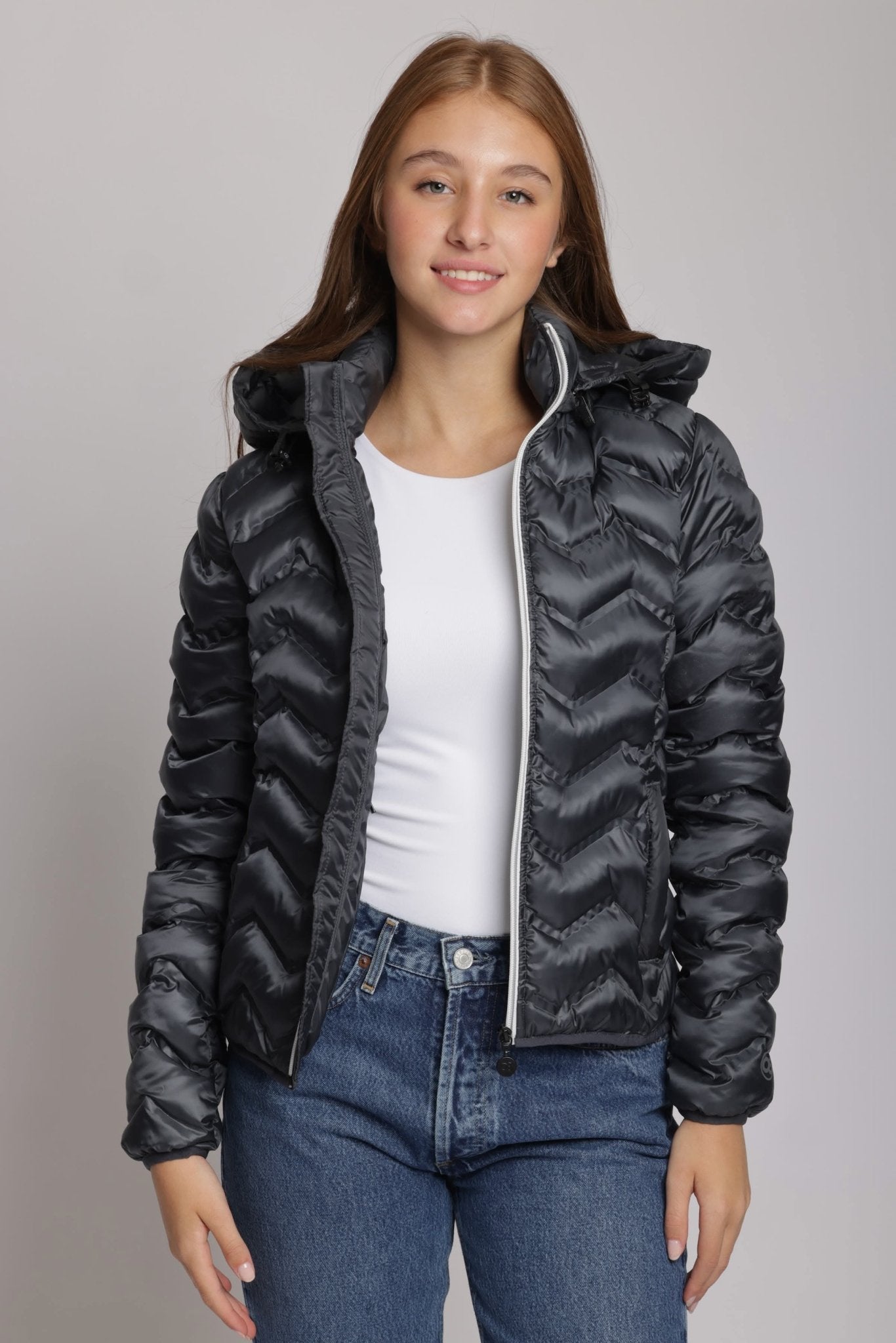 Women's packable puffer jacket in anthracite - Lazypants