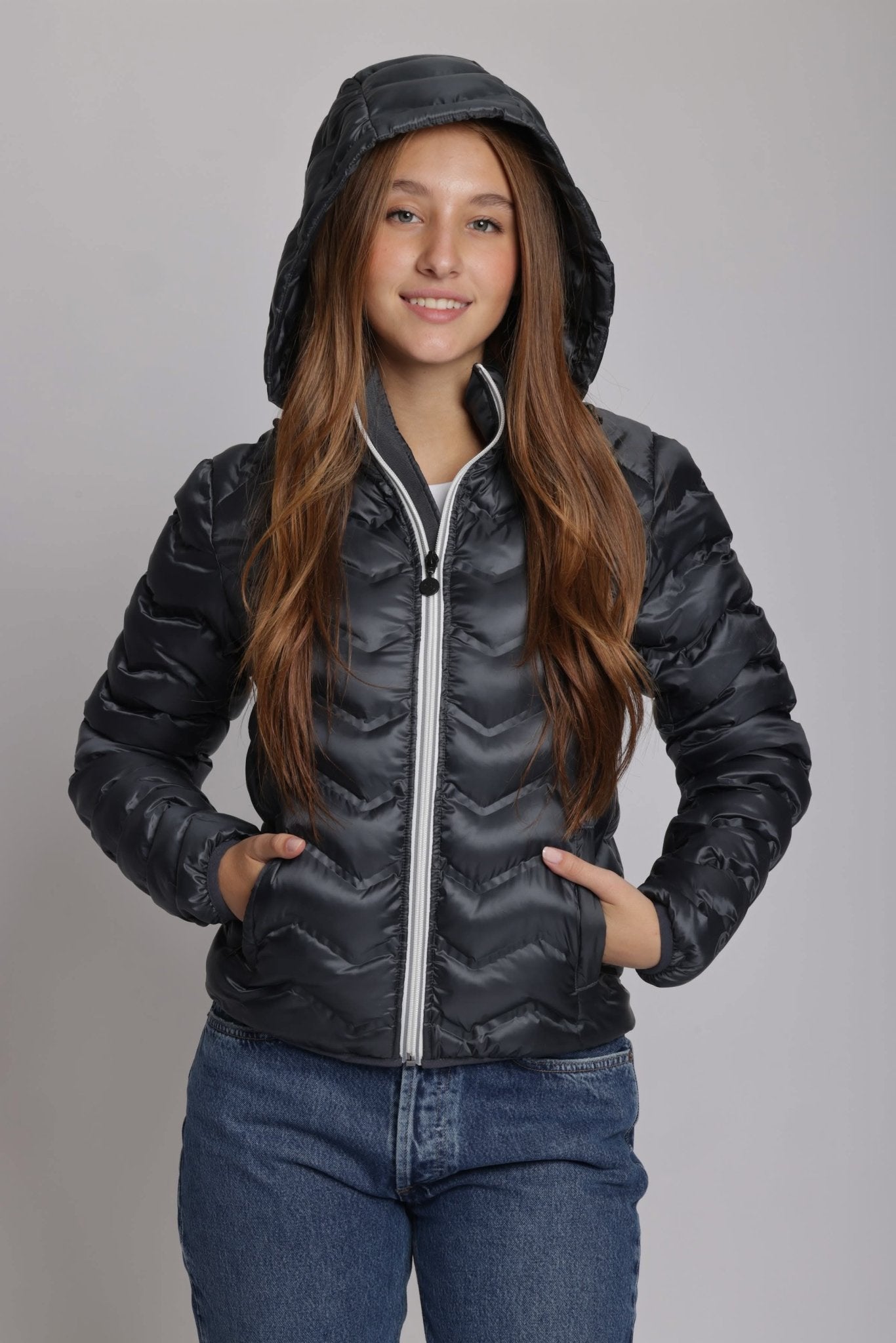 Women's packable puffer jacket in anthracite - Lazypants