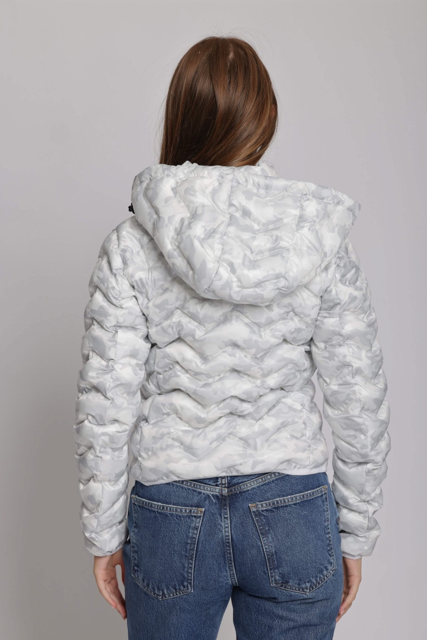 Women's packable puffer jacket in white camo - Lazypants