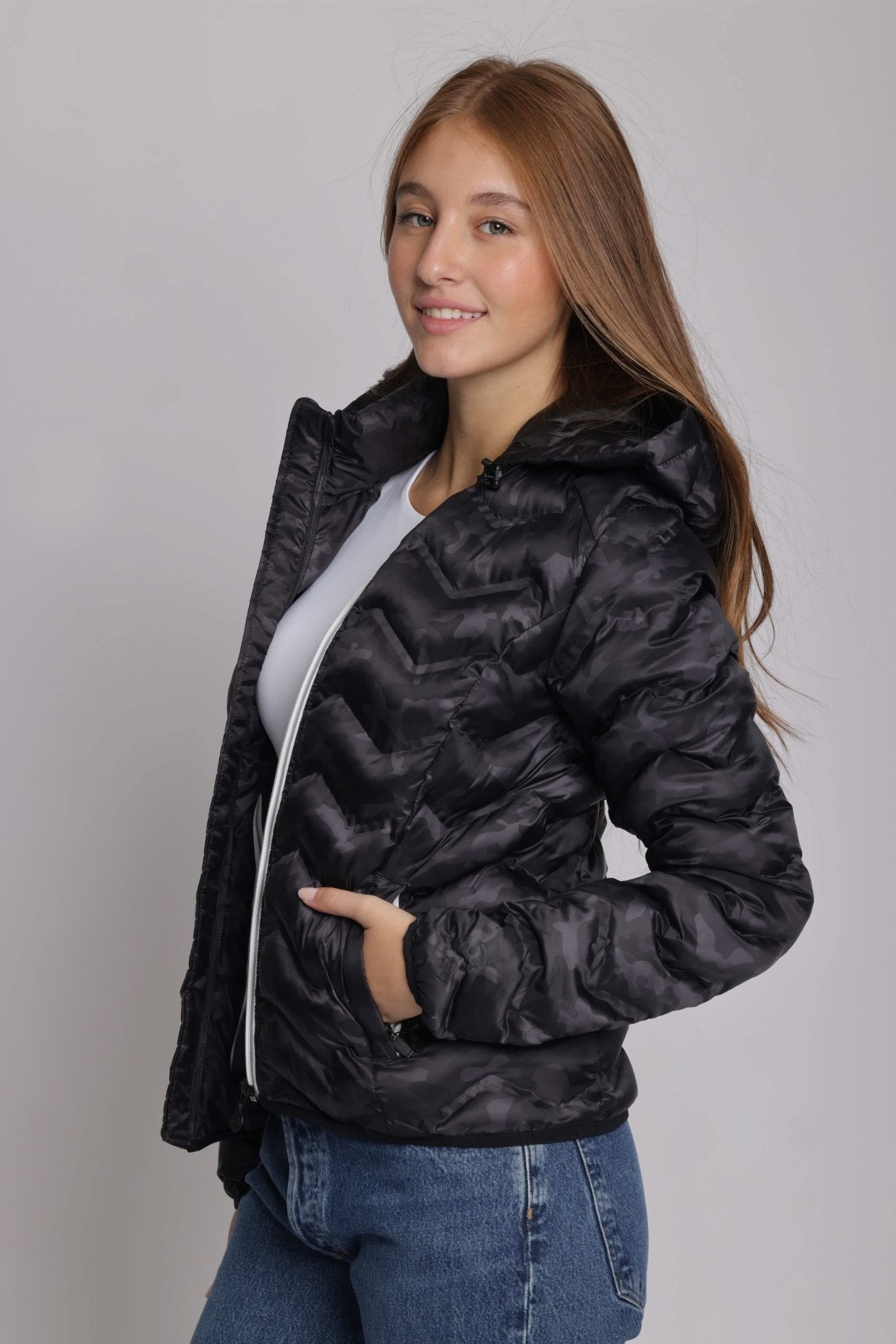 Women's packable puffer jacket in black camo - Lazypants