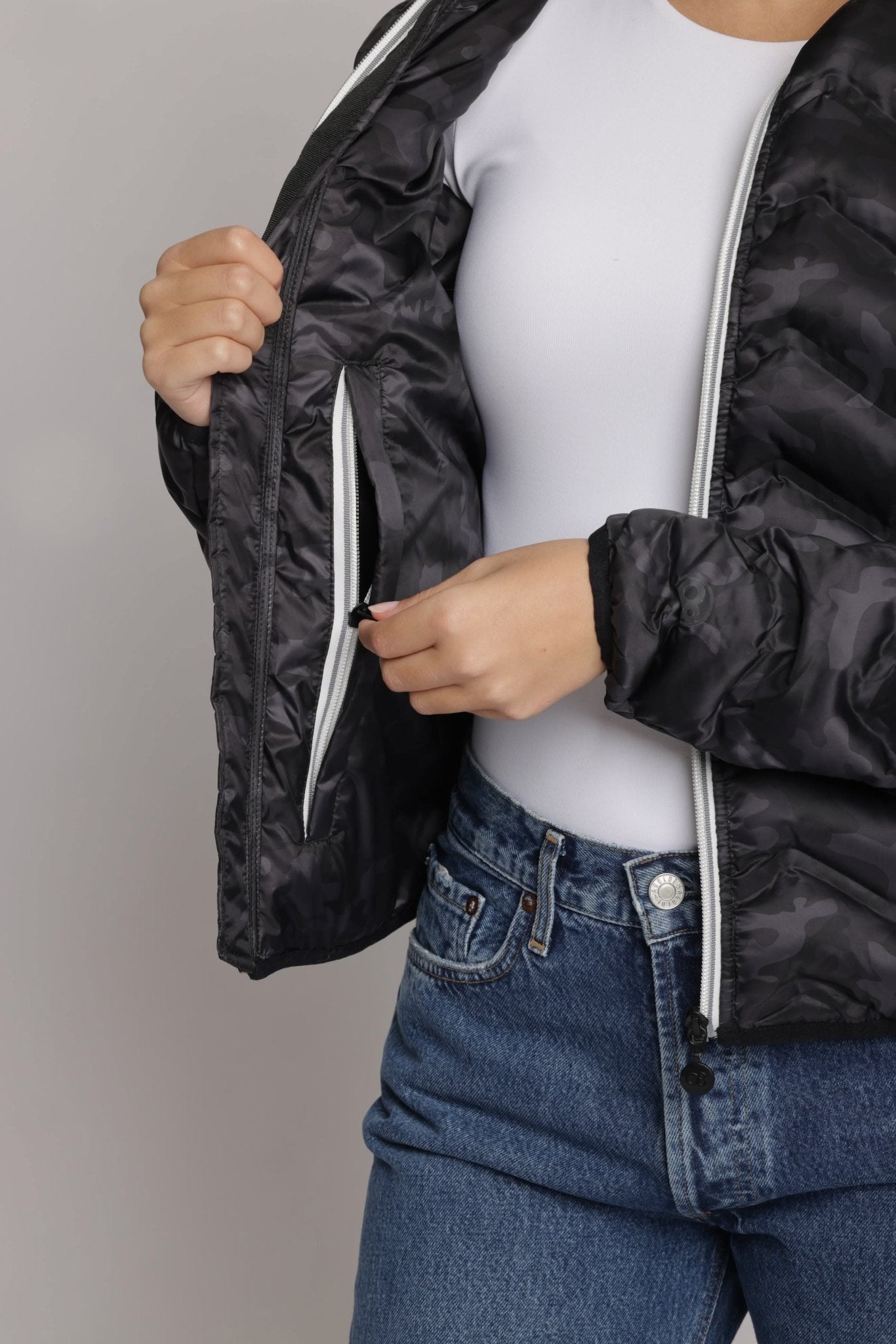 Women's packable puffer jacket in black camo - Lazypants