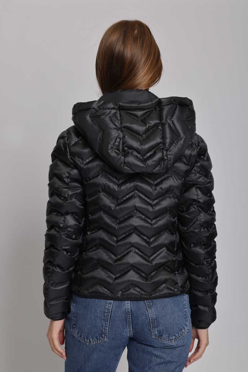 Packable puffer jacket in black - O8Lifestyle